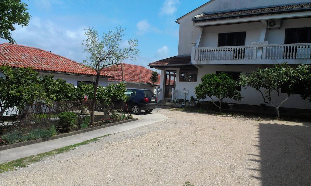 Guesthouse Sinani Ulcinj Exterior foto